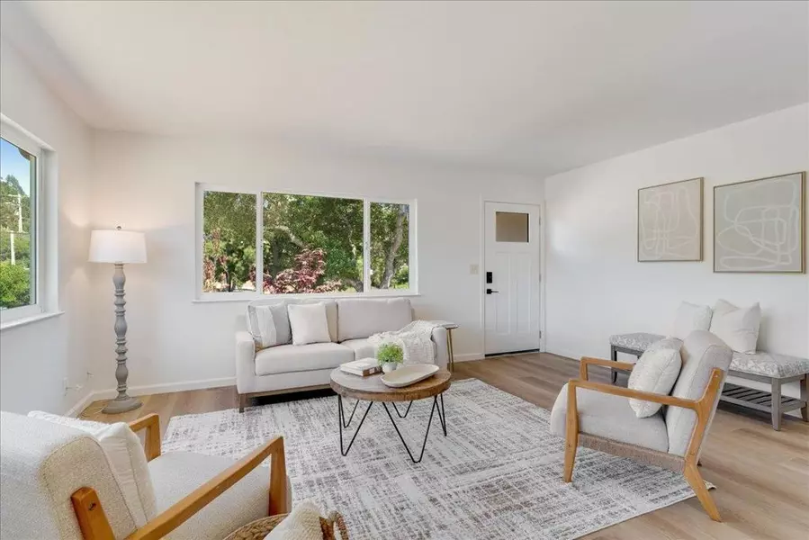 24 Robak DR, La Selva Beach, CA 95076