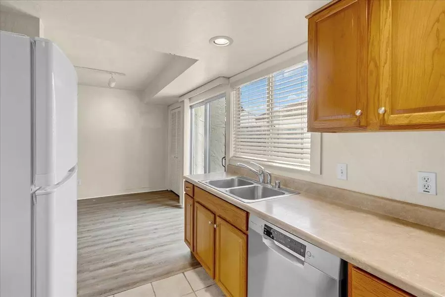 3137 Seacrest AVE #17, Marina, CA 93933