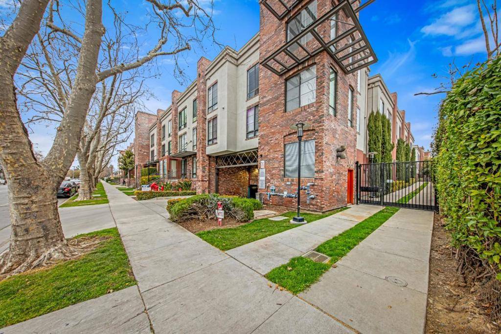 San Jose, CA 95112,1060 S 3rd ST #233