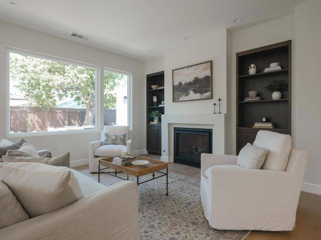 Redwood City, CA 94062,362 Topaz ST
