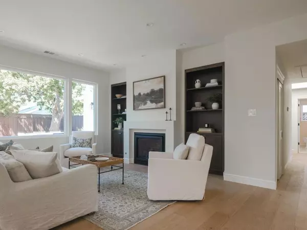 Redwood City, CA 94062,362 Topaz ST