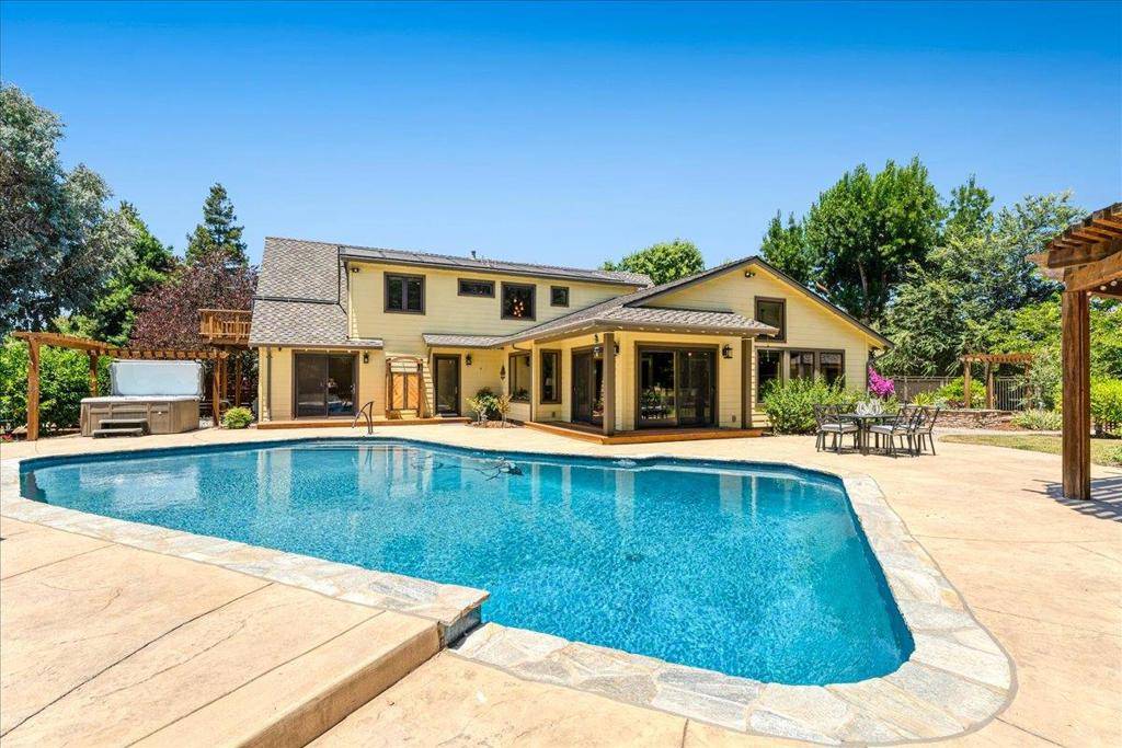 San Jose, CA 95120,21400 Tierra Grande CT