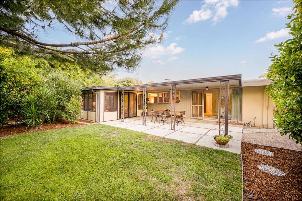 Palo Alto, CA 94303,3129 Stelling DR