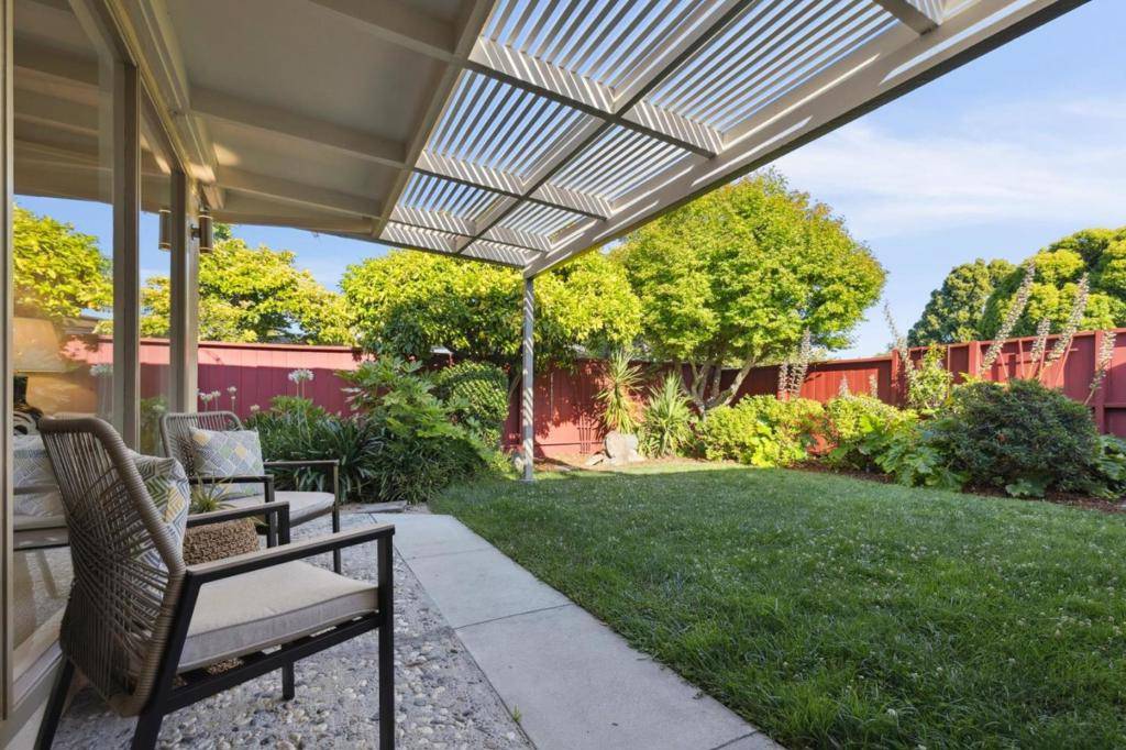 Palo Alto, CA 94303,3129 Stelling DR