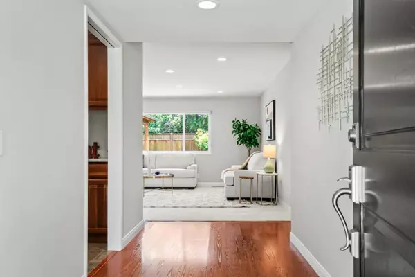 San Jose, CA 95124,2369 Walden SQ