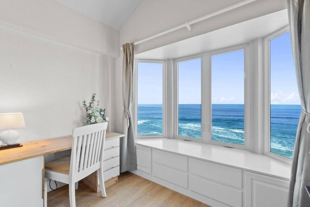 476 Oceanview DR, La Selva Beach, CA 95076