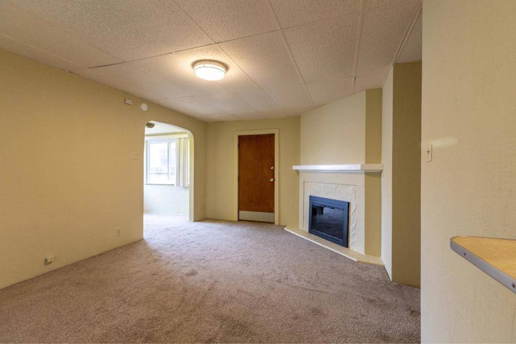 Pacifica, CA 94044,8 Salada AVE