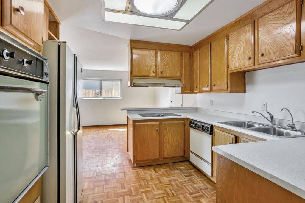 San Jose, CA 95121,2699 Loomis DR