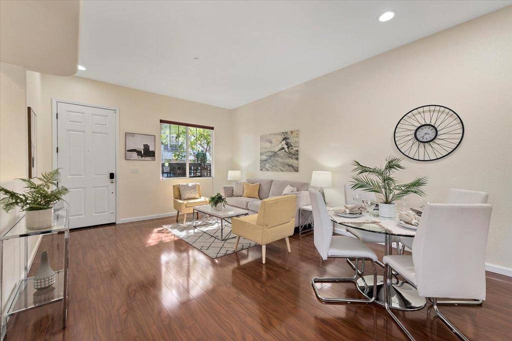 Milpitas, CA 95035,896 Towne DR