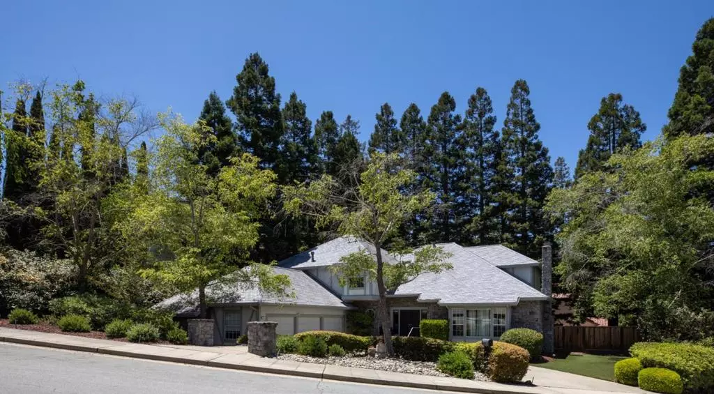 Redwood City, CA 94061,4 Woodleaf AVE