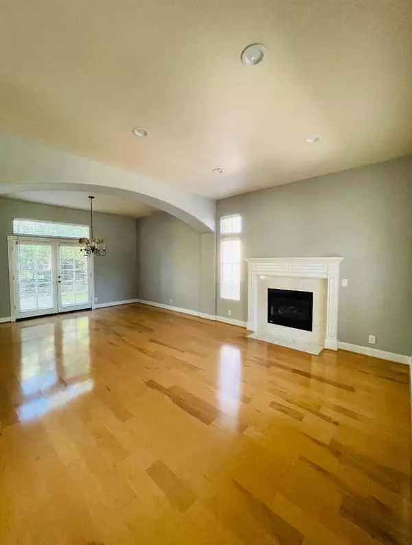 Morgan Hill, CA 95037,982 White Cloud DR