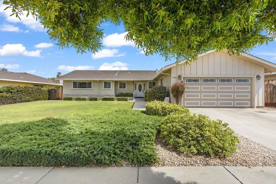 1500 Sunset DR, Hollister, CA 95023