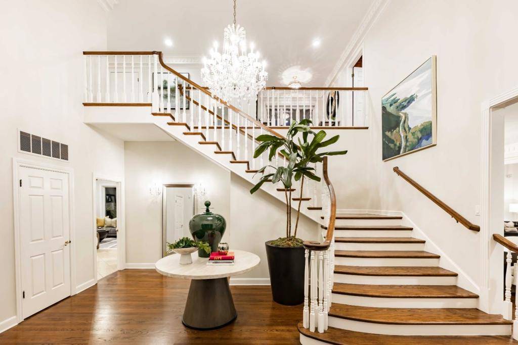 Menlo Park, CA 94025,1045 Lassen DR