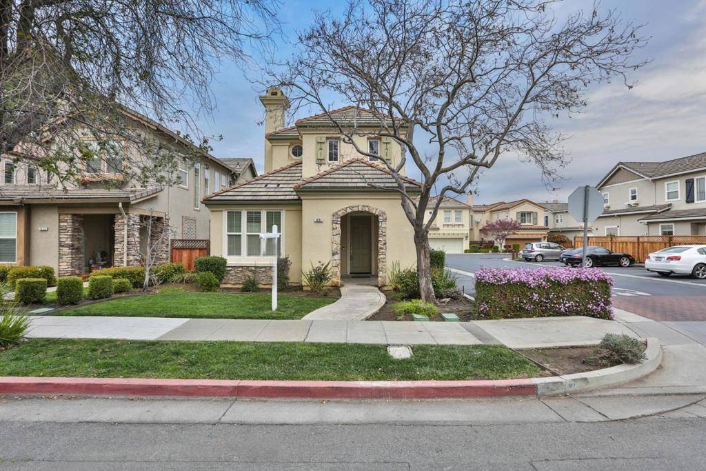 1051 W Iowa AVE, Sunnyvale, CA 94086