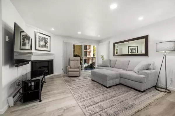 Capitola, CA 95010,825 Balboa AVE #102