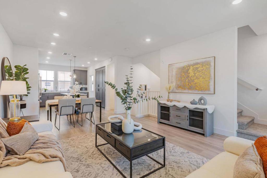1040 Darwin TER #4, Sunnyvale, CA 94085