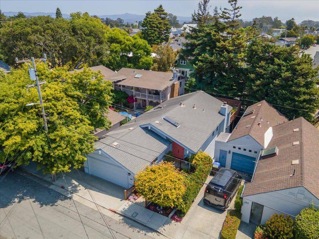 Santa Cruz, CA 95062,224 Pilkington AVE