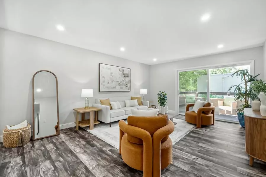 310 Tradewinds DR #8, San Jose, CA 95123