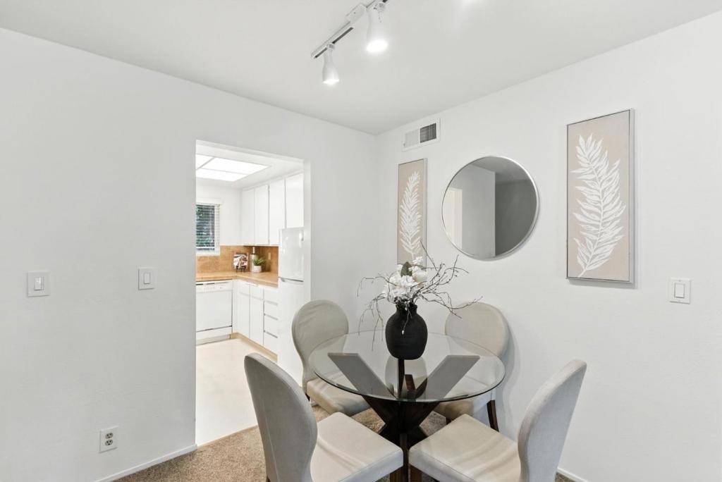 Sunnyvale, CA 94086,1001 E Evelyn TER #110