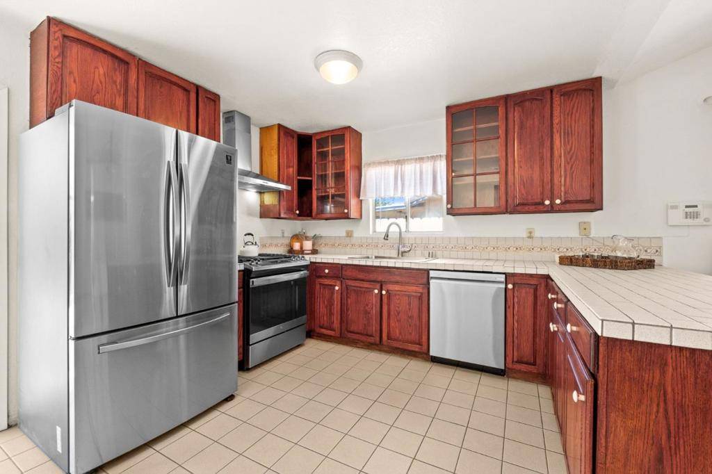 Manteca, CA 95336,1014 Croyden WAY