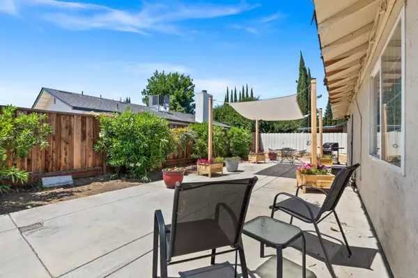 1014 Croyden WAY, Manteca, CA 95336