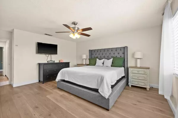 Manteca, CA 95336,1014 Croyden WAY
