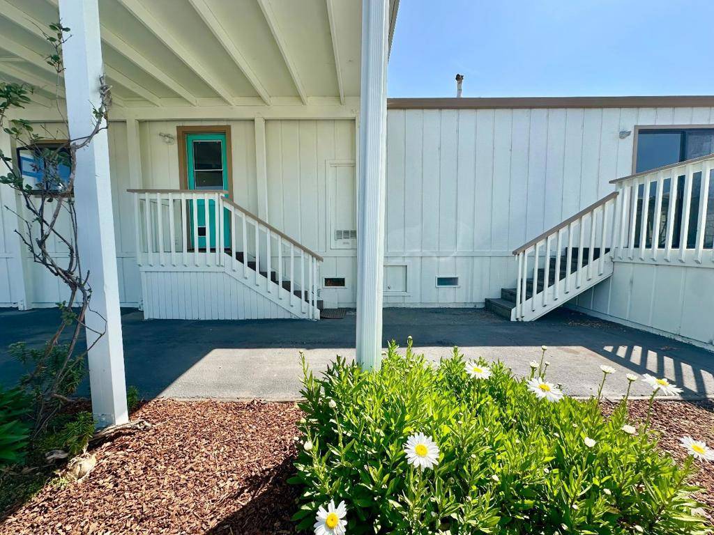 Santa Cruz, CA 95060,2395 Delaware AVE
