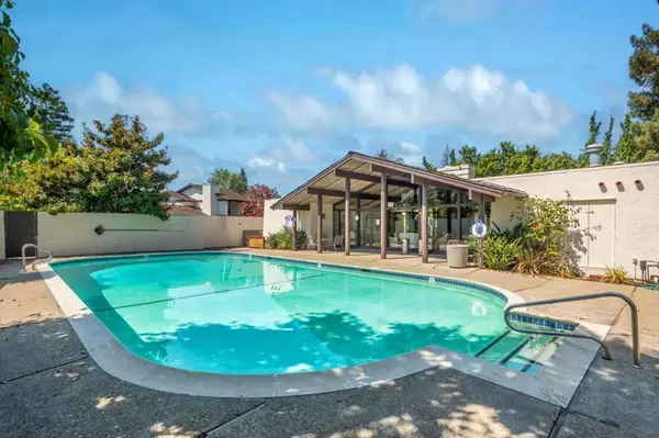 Menlo Park, CA 94025,2435 Sharon Oaks DR