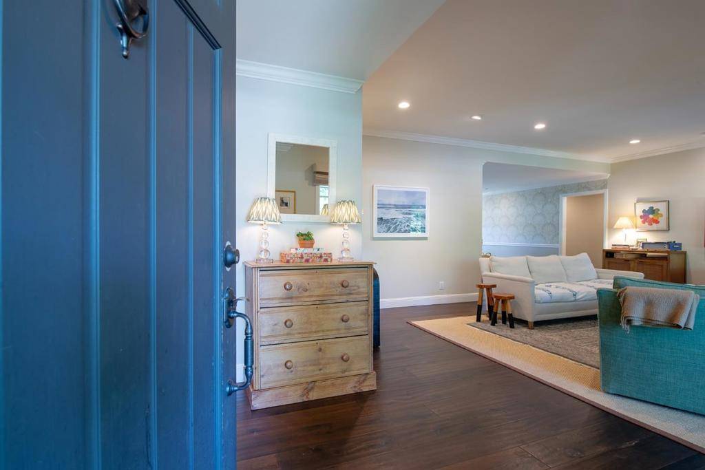 Menlo Park, CA 94025,1360 Elder AVE