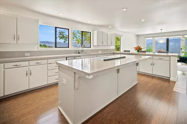 Carmel Valley, CA 93924,31499 Via Las Rosas