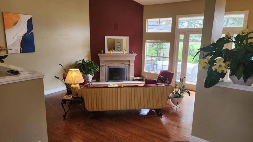 Half Moon Bay, CA 94019,443 Burning Tree CT
