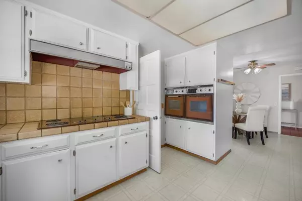 Cupertino, CA 95014,10407 Vista Knoll BLVD