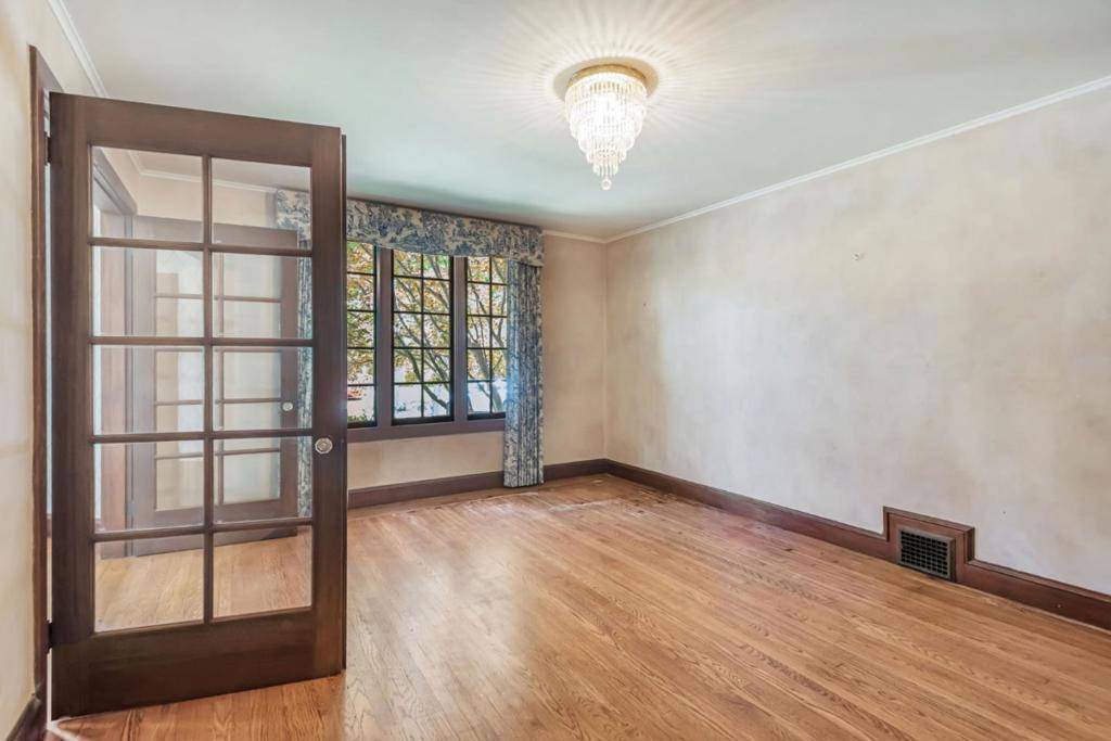 Palo Alto, CA 94306,1690 Castilleja AVE