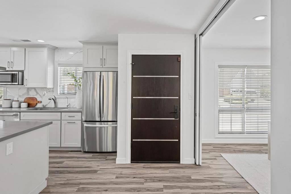 Santa Clara, CA 95051,666 Fairlane AVE