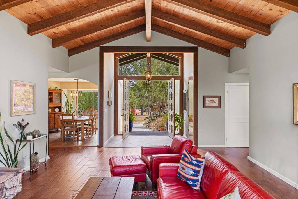 Monterey, CA 93940,128 Hammond RD