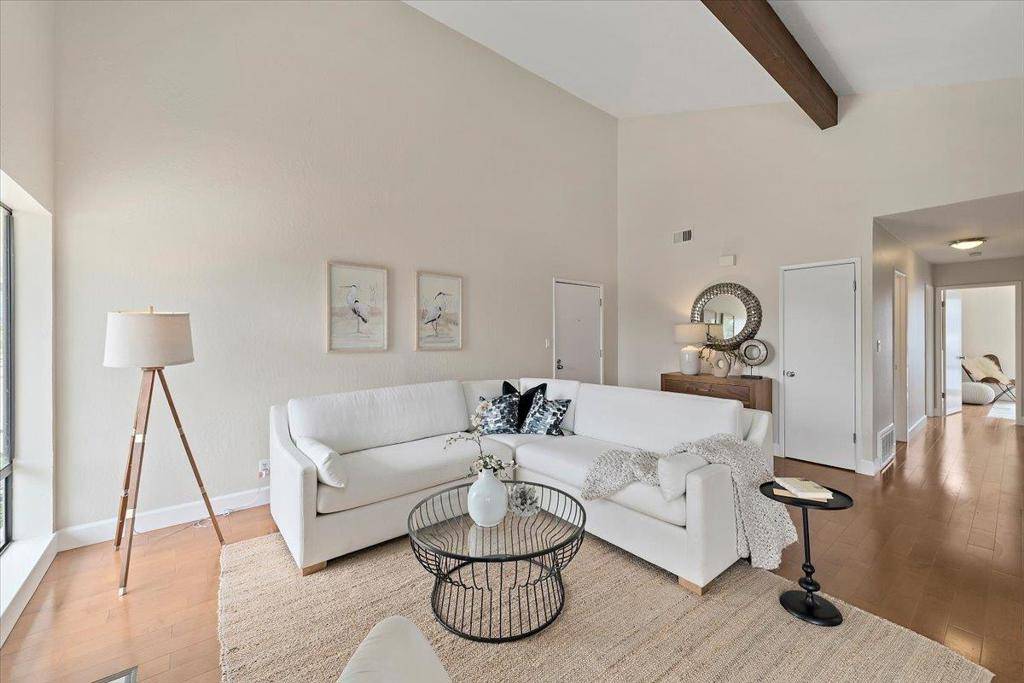 Half Moon Bay, CA 94019,444 Cypress AVE