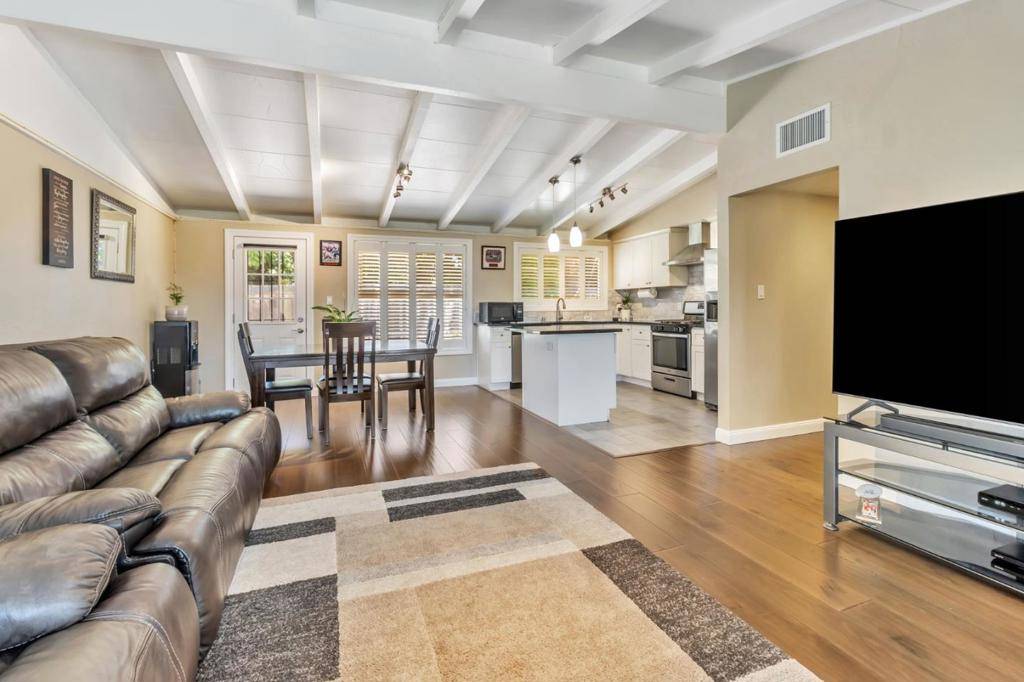 Sunnyvale, CA 94089,1101 Palamos AVE