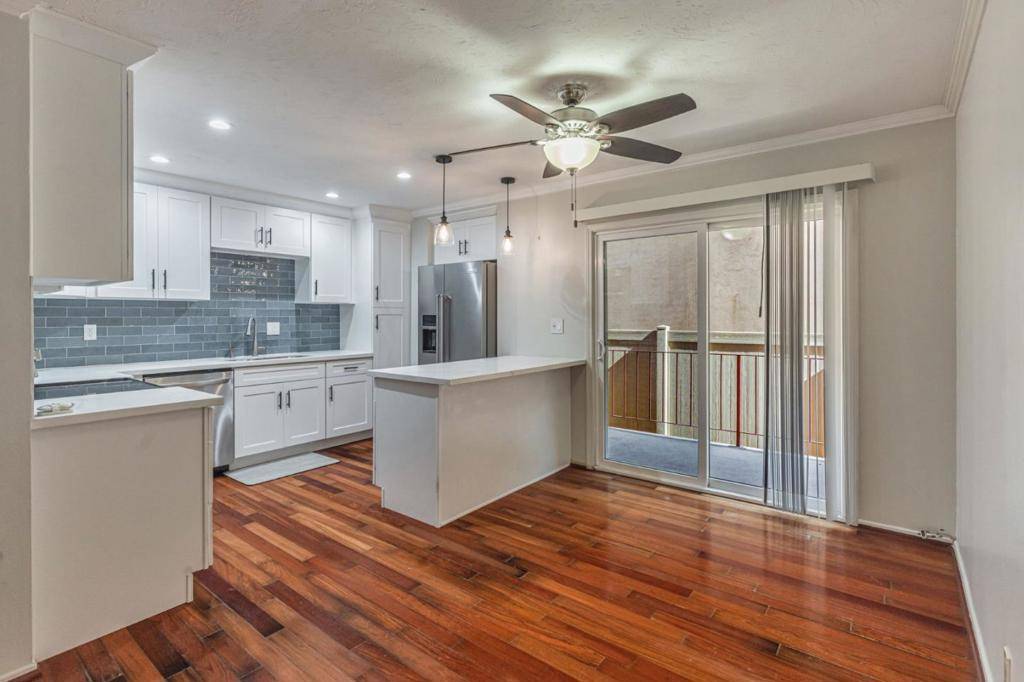Long Beach, CA 90814,382 Coronado AVE #102