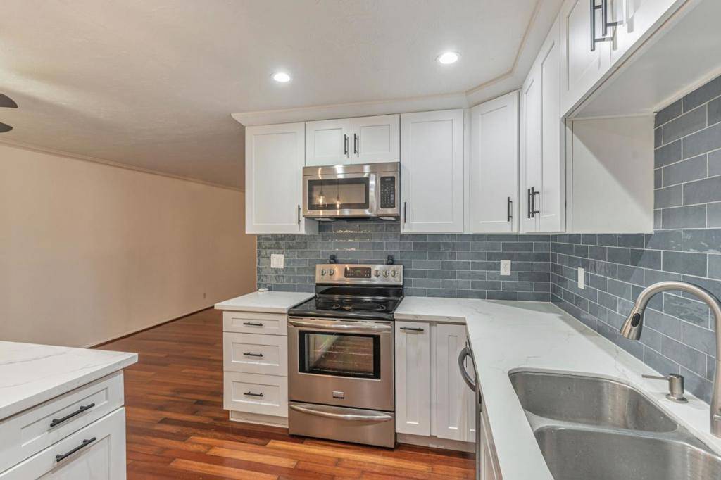 Long Beach, CA 90814,382 Coronado AVE #102