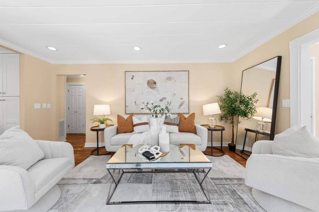 Cupertino, CA 95014,22304 Regnart RD