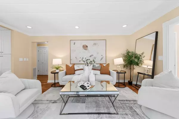 Cupertino, CA 95014,22304 Regnart RD