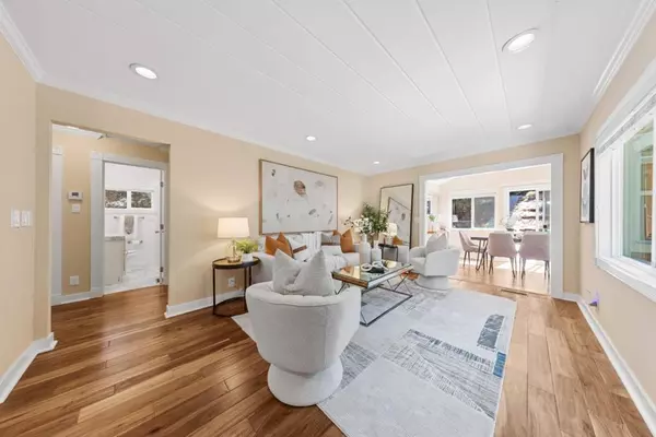 Cupertino, CA 95014,22304 Regnart RD