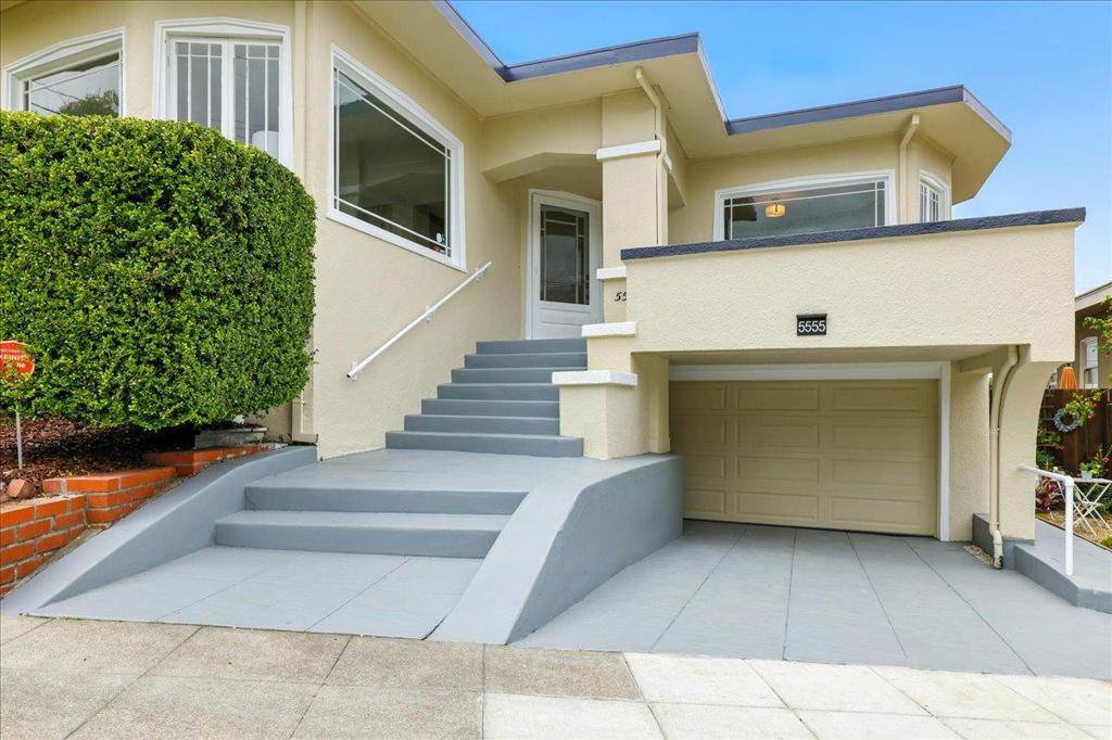 Oakland, CA 94618,5555 Carlton ST