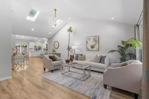 Sunnyvale, CA 94085,148 W Maude AVE