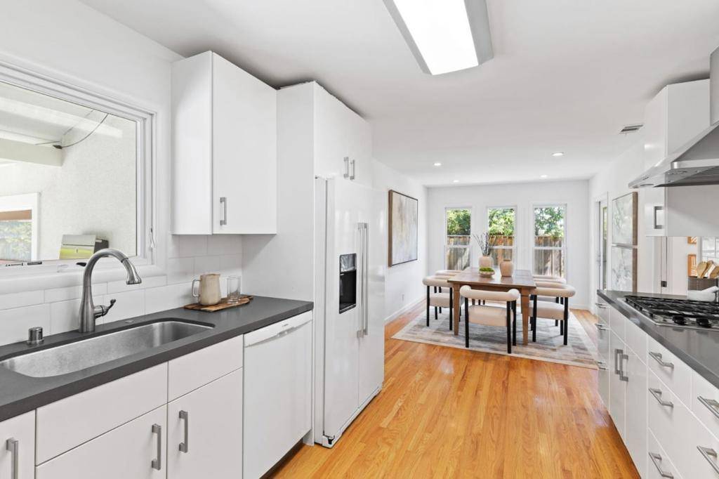 Mountain View, CA 94040,286 Hans AVE