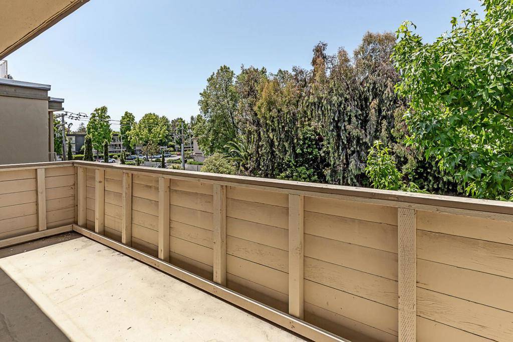 Mountain View, CA 94040,1033 Crestview DR #308