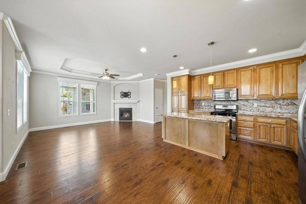 Mountain View, CA 94041,325 Sylvan AVE