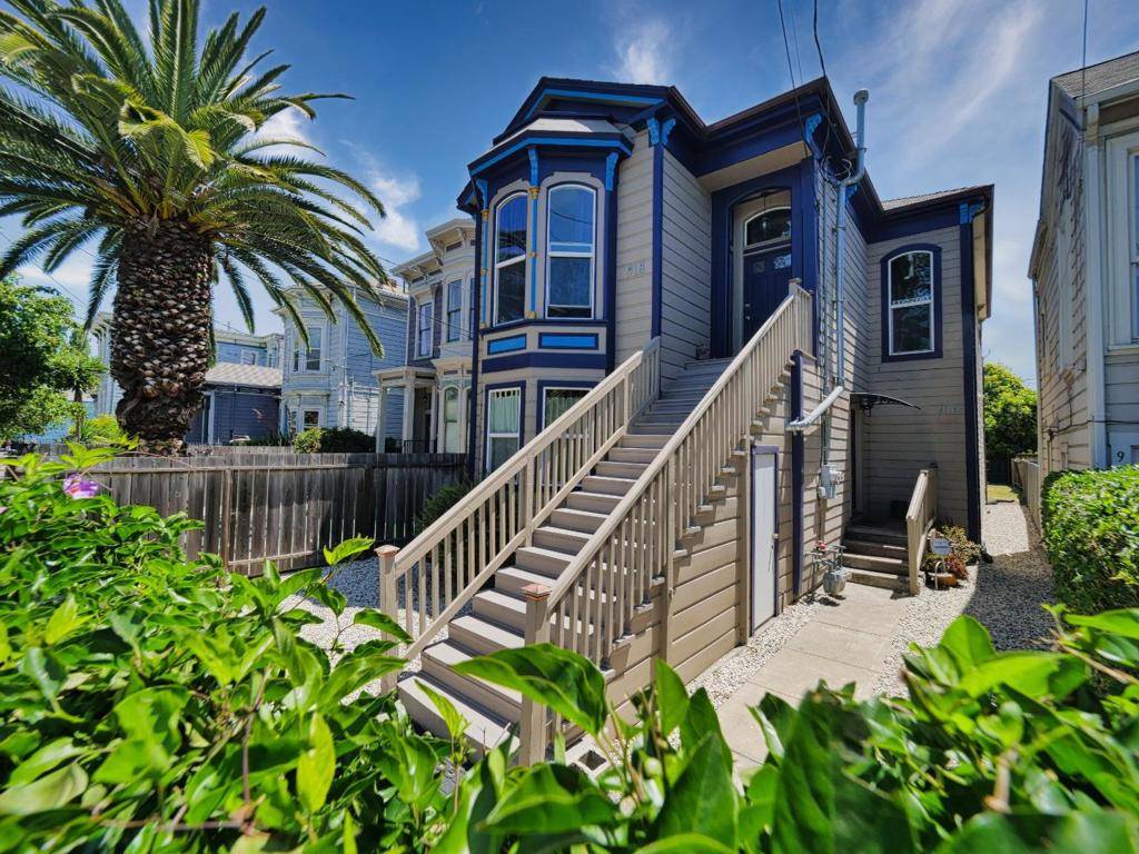 Oakland, CA 94607,916 Center ST