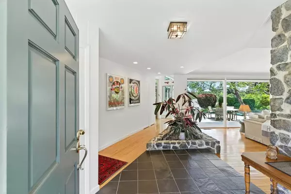 Hillsborough, CA 94010,3795 Ralston AVE