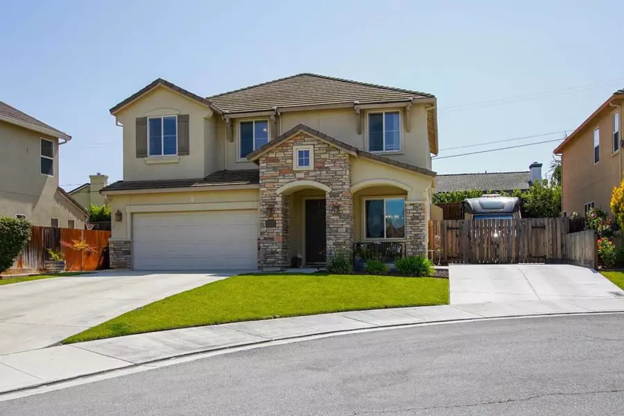 1251 Mulberry ST, Hollister, CA 95023